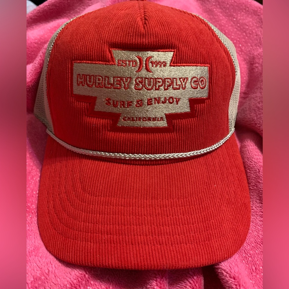 Hurley Red corduroy Trucker Hat  men’s nwt